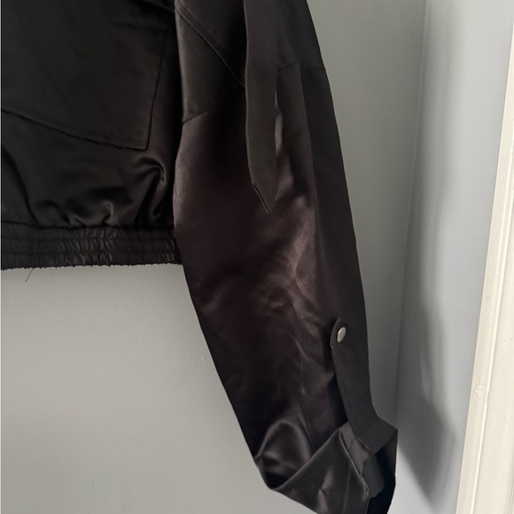 PrettyLittleThing Black Oversized Bomber Jacket with Hood - Picture 5 of 13